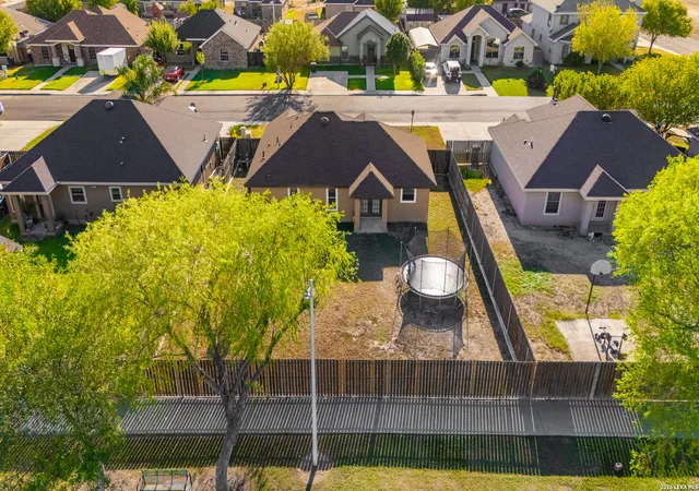 Photo 2 of Single family home for sale at 2470 Elizabeth Cir, Eagle Pass, TX 78852 | MLS# 2026000 | Listing updated on 2026-10-27