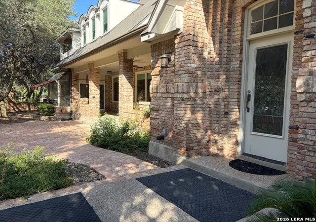 Photo 3 of Sale Pending at 2 Chipping Gln, San Antonio, TX 78257 | MLS# 2026001 | Listing updated on 2026-10-28