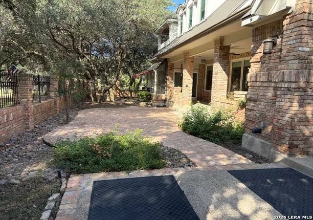 Photo 4 of Sale Pending at 2 Chipping Gln, San Antonio, TX 78257 | MLS# 2026001 | Listing updated on 2026-10-28