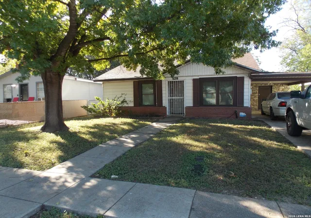 Photo 1 of Single family home for sale at 526 W Academy St, San Antonio, TX 78226 | MLS# 2026011 | Listing updated on 2026-10-25