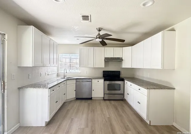 Photo 4 of Single family home for sale at 6810 Hillside Blf, San Antonio, TX 78233 | MLS# 2026031 | Listing updated on 2026-10-25