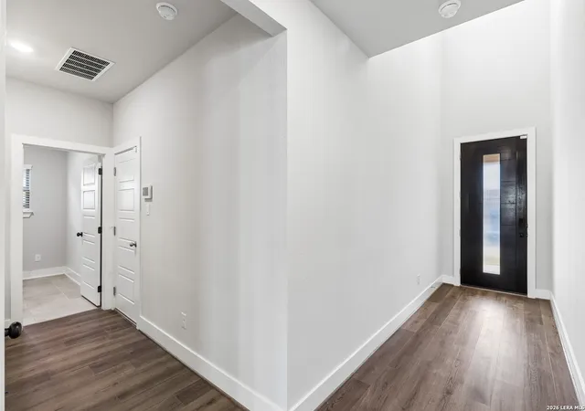 Photo 4 of Single family home for sale at 16911 Eaton Ter, San Antonio, TX 78247 | MLS# 2026071 | Listing updated on 2026-10-26