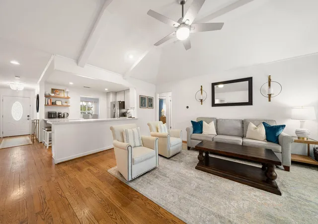 Photo 2 of Sale Pending at 13931 Britoak Ln, Houston, TX 77079 | MLS# 31930843 | Listing updated on 2026-10-04