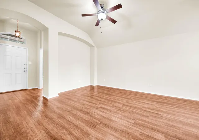 Photo 3 of Single family home for sale at 110 Oakwood Ct, Huntsville, TX 77320 | MLS# 41831208 | Listing updated on 2026-09-26