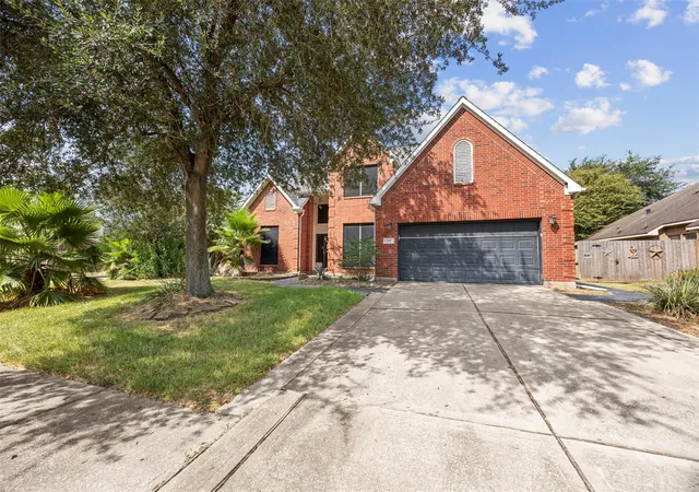 Single family home for sale at 122 Mossey Oak Dr, Baytown, TX 77520 | MLS# 18787472