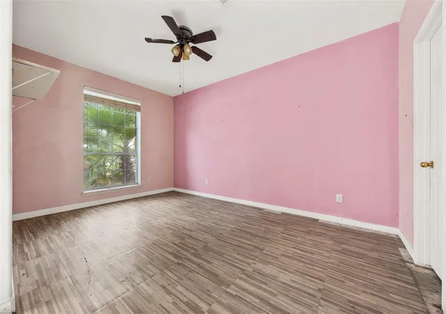 Photo 3 of Single family home for sale at 122 Mossey Oak Dr, Baytown, TX 77520 | MLS# 18787472 | Listing updated on 2026-09-11