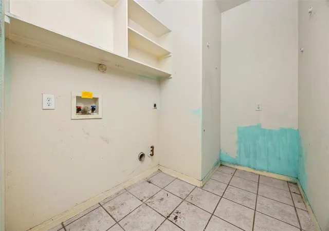 Photo 4 of Single family home for sale at 122 Mossey Oak Dr, Baytown, TX 77520 | MLS# 18787472 | Listing updated on 2026-09-11