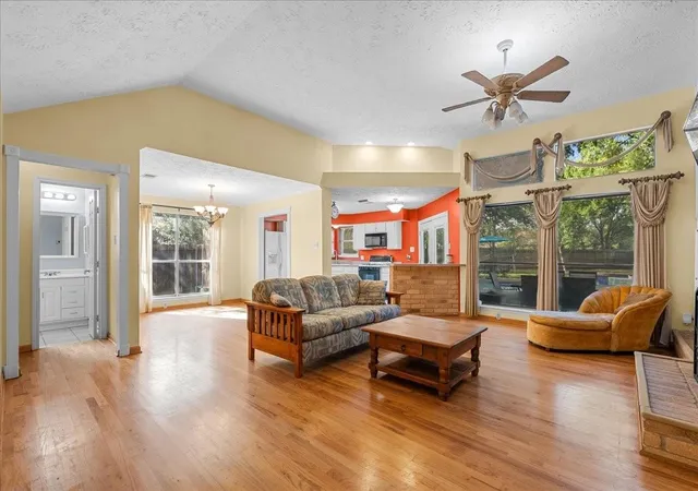 Photo 3 of Single family home for sale at 4422 Glen Avon Dr S, Pasadena, TX 77505 | MLS# 47449916 | Listing updated on 2026-10-04