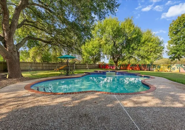 Photo 4 of Single family home for sale at 4422 Glen Avon Dr S, Pasadena, TX 77505 | MLS# 47449916 | Listing updated on 2026-10-04