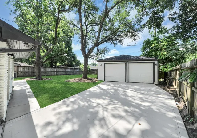 Photo 2 of Single family home for sale at 6015 Mcknight St, Houston, TX 77035 | MLS# 48537695 | Listing updated on 2026-09-11