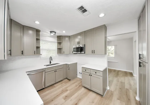 Photo 3 of Single family home for sale at 6015 Mcknight St, Houston, TX 77035 | MLS# 48537695 | Listing updated on 2026-09-11
