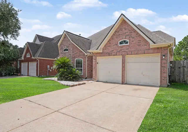 Photo 2 of Single family home for sale at 21415 Santa Clara Dr, Katy, TX 77450 | MLS# 95014693 | Listing updated on 2026-09-19