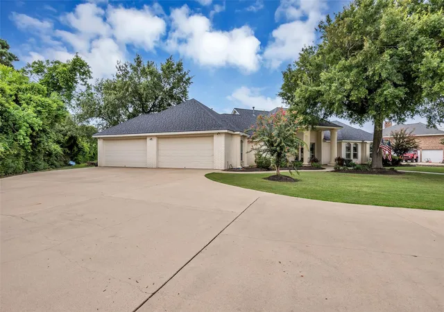 Photo 2 of Single family home for sale at 6426 Dow Reef Dr, Beach City, TX 77523 | MLS# 52582908 | Listing updated on 2026-09-04