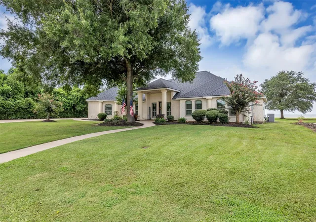 Photo 3 of Single family home for sale at 6426 Dow Reef Dr, Beach City, TX 77523 | MLS# 52582908 | Listing updated on 2026-09-04