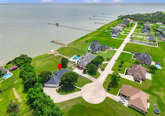 Photo 4 of Single family home for sale at 6426 Dow Reef Dr, Beach City, TX 77523 | MLS# 52582908 | Listing updated on 2026-09-04