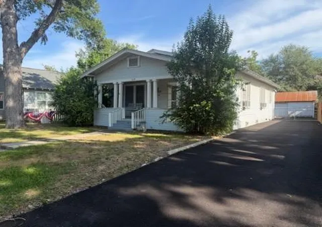 Photo 3 of Single family home for sale at 619 Bismark St, Seguin, TX 78155 | MLS# 66154510 | Listing updated on 2026-09-19