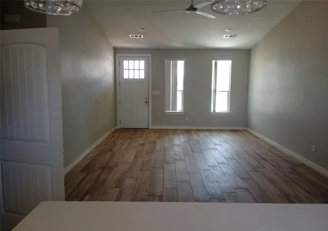 Photo 3 of Single family home for sale at 11538 Main St, Jonestown, TX 78645 | MLS# 21120863 | Listing updated on 2026-09-19