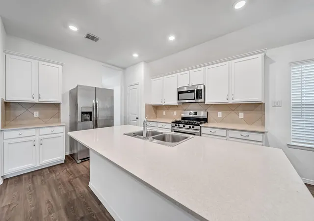 Photo 4 of Single family home for sale at 2847 Mistygate Ct, Conroe, TX 77301 | MLS# 74136133 | Listing updated on 2026-09-20