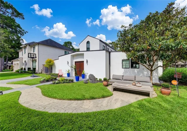 Photo 3 of Single family home for sale at 331 Gershwin Dr, Houston, TX 77079 | MLS# 42971247 | Listing updated on 2026-09-22