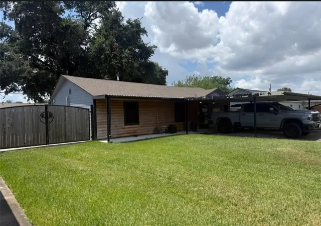 Photo 1 of Sale Pending at 2314 Estate Dr, Deer Park, TX 77536 | MLS# 86394477 | Listing updated on 2026-09-28