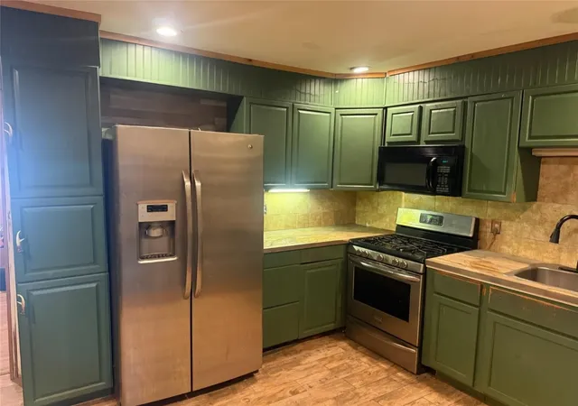 Photo 2 of Sale Pending at 2314 Estate Dr, Deer Park, TX 77536 | MLS# 86394477 | Listing updated on 2026-09-28