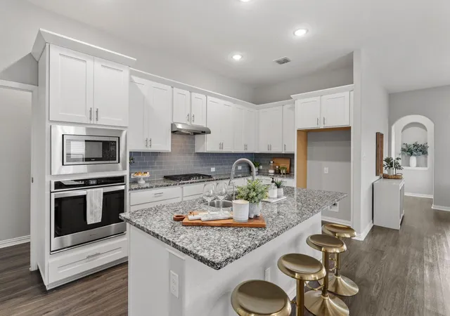 Photo 4 of Single family home for sale at 27926 Dana Crk Dr, Boerne, TX 78015 | MLS# 54123445 | Listing updated on 2026-09-22