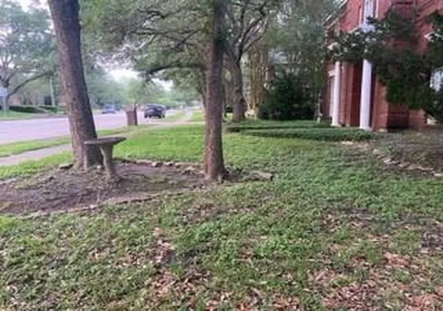 Photo 2 of Single family home for sale at 115 Eagle Lakes Dr, Friendswood, TX 77546 | MLS# 53624548 | Listing updated on 2026-09-08