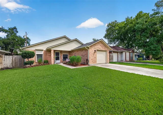 Photo 1 of Single family home for sale at 2316 29th Avenue N, Texas City, TX 77590 | MLS# 12158396 | Listing updated on 2026-09-28