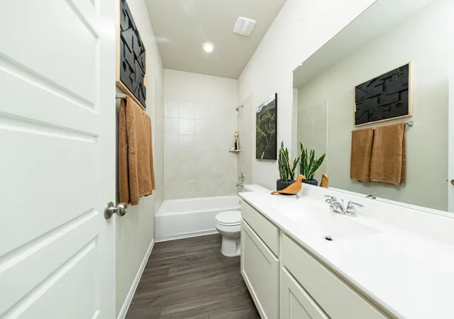Photo 4 of Single family home for sale at 1984 Glacier Gorge Trl, Dayton, TX 77535 | MLS# 44579716 | Listing updated on 2026-09-01