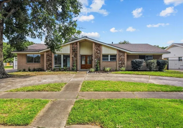 Photo 1 of Single family home for sale at 5762 Birdwood Rd, Houston, TX 77096 | MLS# 86956742 | Listing updated on 2026-09-13