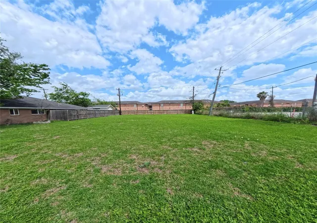 Photo 3 of Land for sale at 8907 Dover St, Houston, TX 77061 | MLS# 75910777 | Listing updated on 2026-09-07