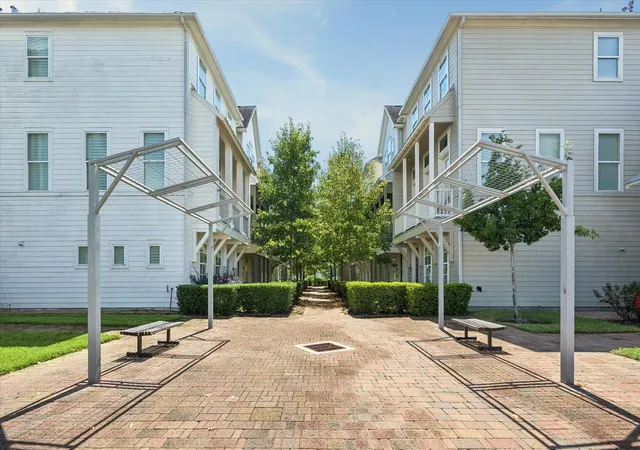 Photo 2 of Single family home for sale at 8805 Kolbe Bnd Ln, Houston, TX 77080 | MLS# 13227137 | Listing updated on 2026-09-20