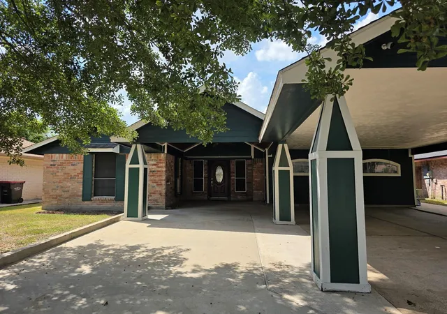 Photo 2 of Single family home for sale at 10239 Ella Fls Blvd, Houston, TX 77038 | MLS# 83242562 | Listing updated on 2026-10-06