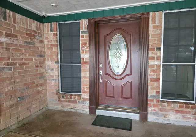 Photo 4 of Single family home for sale at 10239 Ella Fls Blvd, Houston, TX 77038 | MLS# 83242562 | Listing updated on 2026-10-06