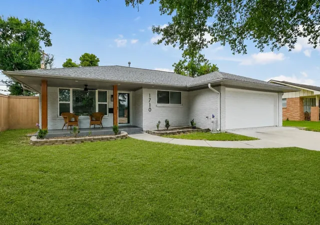 Photo 1 of Single family home for sale at 1710 Willowby Dr, Houston, TX 77008 | MLS# 72385345 | Listing updated on 2026-09-21