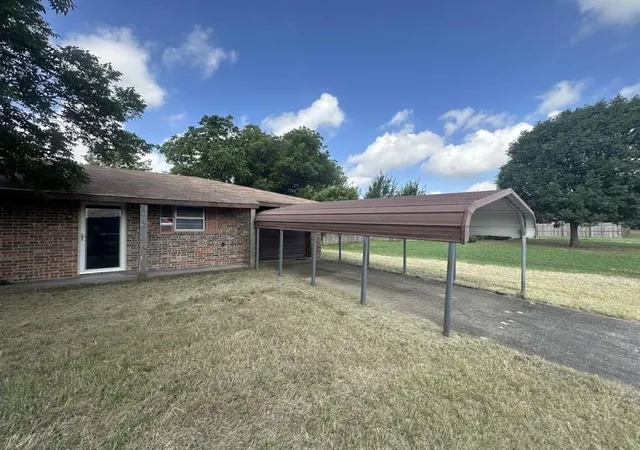 Photo 2 of Single family home for sale at 1504 Martha St, Bowie, TX 76230 | MLS# 10703524 | Listing updated on 2026-09-15