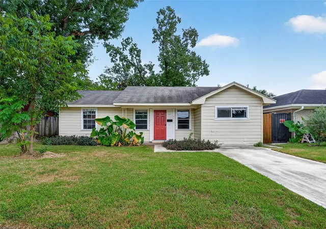 Photo 1 of Single family home for sale at 9610 Foredale St, Houston, TX 77075 | MLS# 41441410 | Listing updated on 2026-09-09