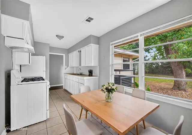 Photo 3 of Single family home for sale at 9610 Foredale St, Houston, TX 77075 | MLS# 41441410 | Listing updated on 2026-09-09