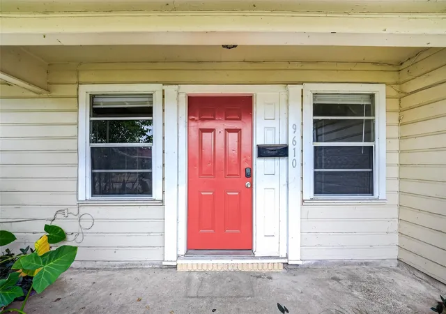 Photo 4 of Single family home for sale at 9610 Foredale St, Houston, TX 77075 | MLS# 41441410 | Listing updated on 2026-09-09