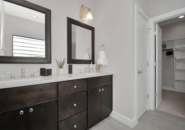 Photo 3 of Townhouse for sale at 3812 Leeland St, Houston, TX 77003 | MLS# 96521707 | Listing updated on 2026-09-23