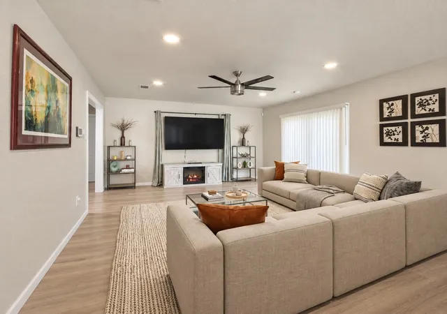 Photo 2 of Single family home for sale at 910 Centerwood Dr, Houston, TX 77013 | MLS# 30819447 | Listing updated on 2026-10-01