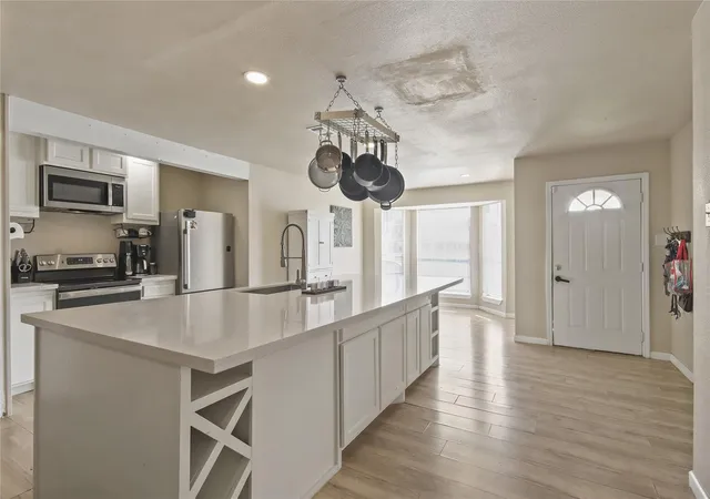 Photo 3 of Single family home for sale at 910 Centerwood Dr, Houston, TX 77013 | MLS# 30819447 | Listing updated on 2026-10-01