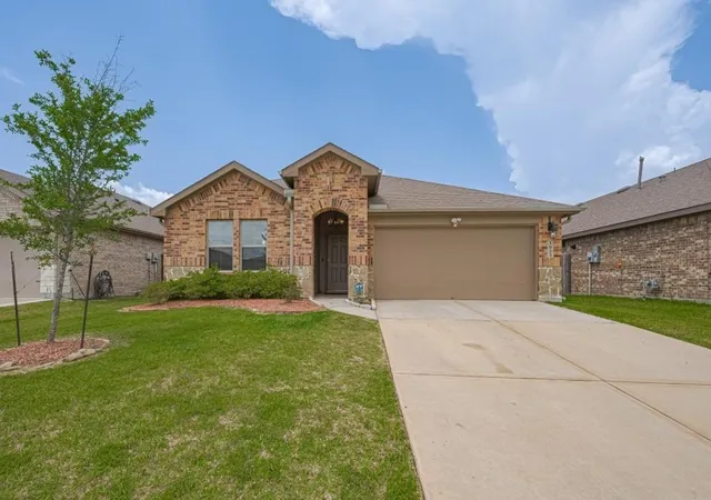 Photo 2 of Single family home for sale at 3923 Hawaiian Ct, Baytown, TX 77521 | MLS# 13173705 | Listing updated on 2026-09-09