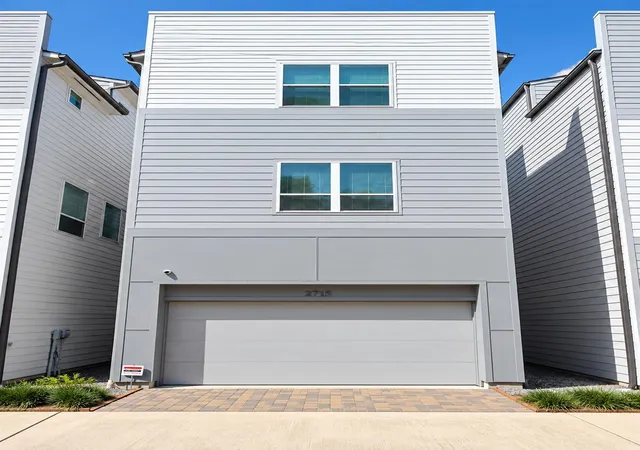 Photo 1 of Single family home for sale at 2715 Eado Grv Ln, Houston, TX 77003 | MLS# 54293565 | Listing updated on 2026-09-22