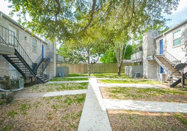Photo 2 of Condo for sale at 9700 Leawood Blvd #1601, Houston, TX 77099 | MLS# 95387044 | Listing updated on 2026-09-04