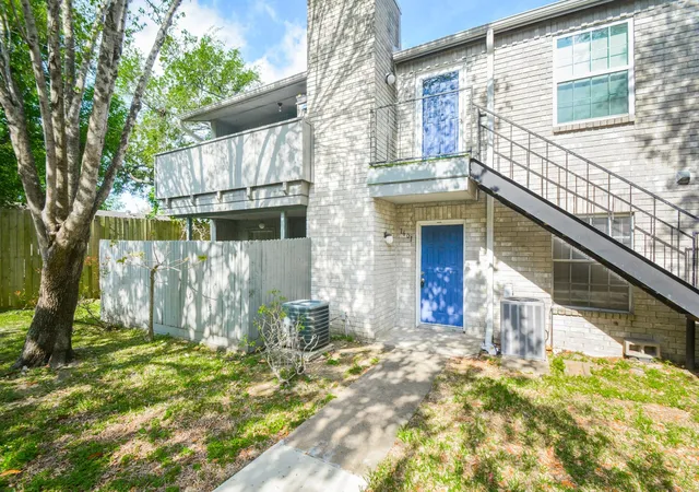 Photo 3 of Condo for sale at 9700 Leawood Blvd #1601, Houston, TX 77099 | MLS# 95387044 | Listing updated on 2026-09-04