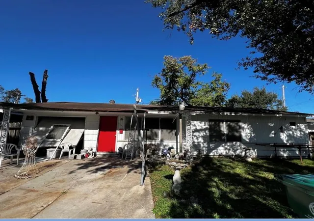 Photo 2 of Single family home for sale at 8506 Mcdade St, Houston, TX 77080 | MLS# 90045112 | Listing updated on 2026-09-01