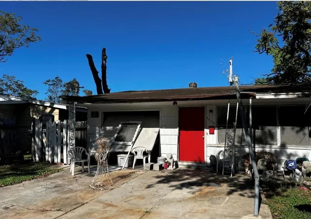 Photo 3 of Single family home for sale at 8506 Mcdade St, Houston, TX 77080 | MLS# 90045112 | Listing updated on 2026-09-01