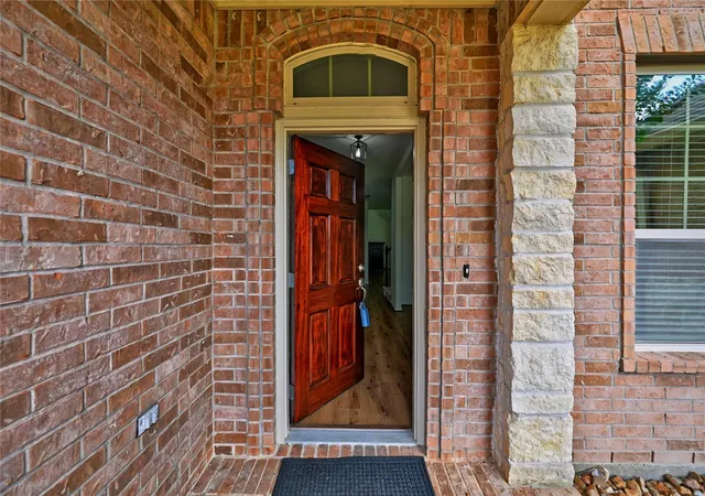 Photo 2 of Single family home for sale at 1511 Jacobs Forest Dr, Conroe, TX 77384 | MLS# 85641856 | Listing updated on 2026-09-12