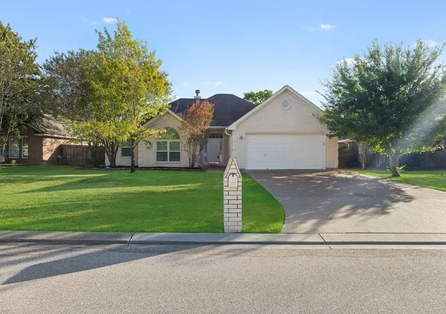 Photo 1 of Single family home for sale at 328 Landsburg Ln, College Station, TX 77845 | MLS# 79191002 | Listing updated on 2026-09-22